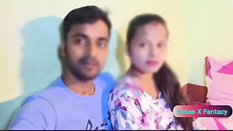 Estudantes Indianas Ficam Brutas E Selvagens Em Um Vídeo Caseiro