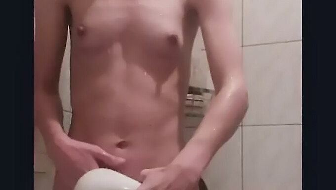 Vídeo De Masturbação Da Esposa De 18 Anos Mostra Seu Apelo Sexual