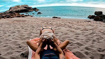 Stor Pik Bliver Kneppet Af Liderlig Kæreste På Stranden