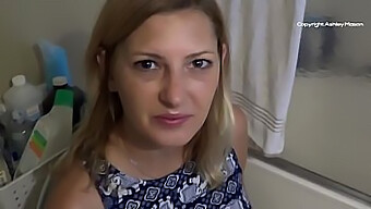 Milf-Ul Se Excită Prin Sex Oral