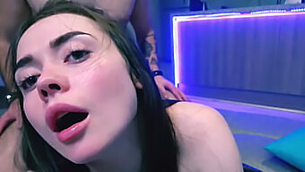 Intenzívny Amatérsky Pár Sa Zapája Do Tvrdého Sexu S Creampie Finish