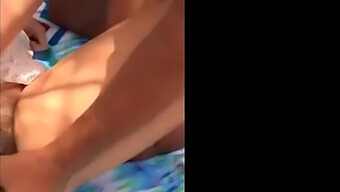 Sexo Público Con Un Desconocido En Una Playa