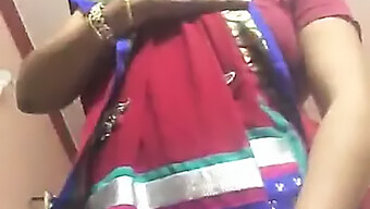 Desi Aunty'S Strip Show