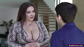 مراهقة (18+) تحصل على كسها الضيق مارس الجنس انتقامًا