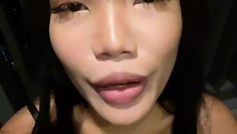 Emma Thai在阳台上的独奏表演被摄像机捕捉到