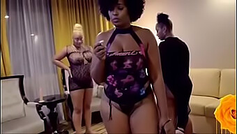 Futai Vaginal Și Futai Anal În Vegas: Babe Ebony Fierbinte Se Fute Tare