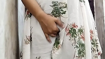 Moglie Desi Si Masturba In Un Pov Anale