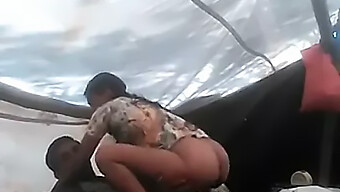 Casal Maduro Desi Desfruta De Um Boquete Apaixonado E Intenso