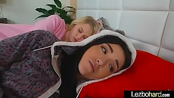 Lésbicas Deslumbrantes: Assista Lily Rader E Kiley Jay Em Uma Cena Lésbica Quente