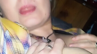 Büyük Doğal Göğüslü Porno Yıldızı Sikişiyor Ve Üzerine Boşalıyor