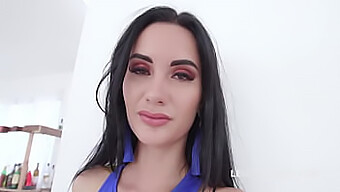 Dövmeli Milf Megan Venturi, Bu Çift Penetrasyon Videosunda Iki Büyük Siyah Yarrak Tarafından Göt Deliği Sınırlara Kadar Geriliyor