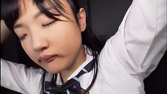 Creampie: Die Erstaunliche Erfahrung Einer Japanischen Studentin In Diesem Bondage- Und Dorm-Sexvideo