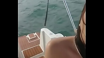 Baise Chaude Sur Un Bateau: Fétichisme Sexy Pour Les Amoureux Des Bateaux